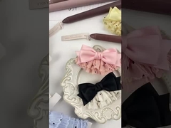 Las líneas del borde de la falda de las ondas de arrugas