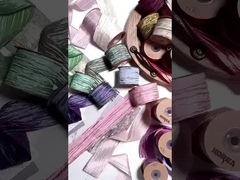 Cinturón arrugado de color perla