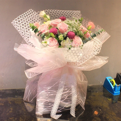 Un buen precio. Florista impermeable neto impreso Paper de Opp embalaje del ramo de los 58cm de los x 58cm en línea