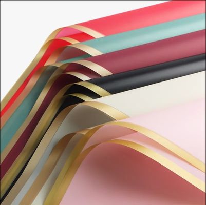 comprar Papel de envoltura de flores de borde de oro impermeable a la agua Papel de envoltura de ramo floral coreano Matt Flim Fabricación en línea