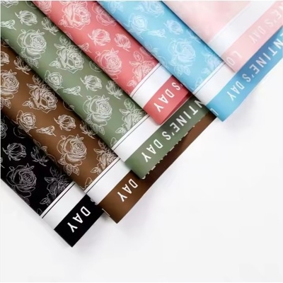 comprar Papel de envoltura de flores impermeable de pulpa mixta directa de 50 g con diseño de ramo impreso con rosa online manufacture