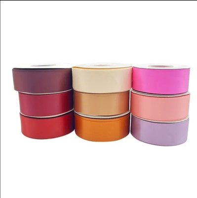 comprar Fábrica de venta al por mayor Custom doble cara de satén envoltura cinta de rollo Imprimir logotipo personalizado con envoltura de regalo online manufacture