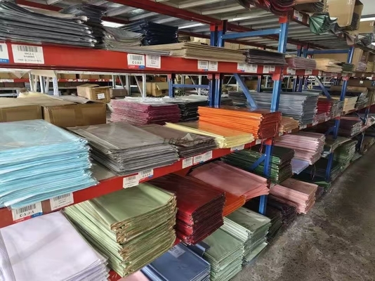 Un buen precio. 2025 estilo papel impermeable para envolturas de flores por suministro directo en 57CM* 57CM en línea