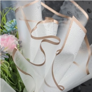 Un buen precio. Película de gelatina de borde dorado impermeable papel mate papel de envoltura de flores ramo de flores arte del día de la madre papel de envoltura de flores en línea