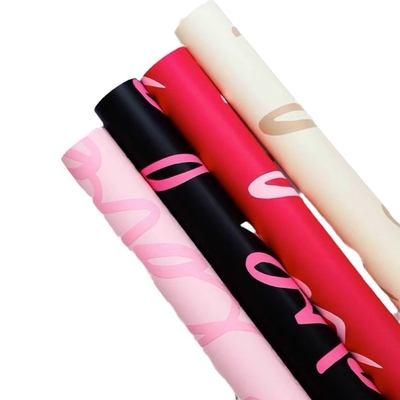 Un buen precio. 60*30*3 cm Papel de envoltura floral impermeable para tiendas de flores Papel laminado de rollo en línea