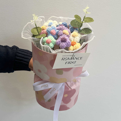 Un buen precio. Regalo de cumpleaños hecha a mano flor de lana de punto ramo de rosas regalo para niñas y mejores amigas graduación producto terminado creativo día de San Valentín y para maestros en línea