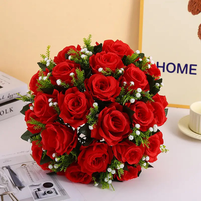 Un buen precio. Venta al por mayor de bodas Falsos de seda Falsos Bouquet Floral de plástico Rosas artificiales Flores Bolas para piezas centrales de la boda en línea