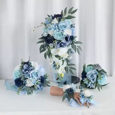 Un buen precio. Hielo Azul Rosa novia sosteniendo flores dama de honor ramo de novia corsé de boda muñeca flor boda flores artificiales en línea