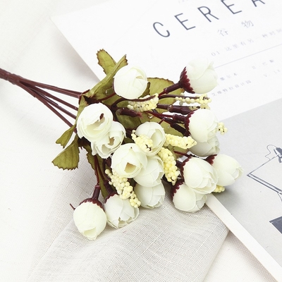 Un buen precio. Flores artificiales para bodas, decoración de las escenas de bodas en línea