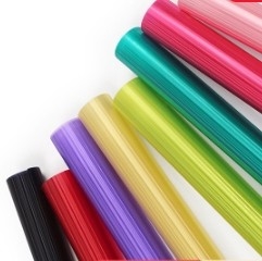 Un buen precio. 57*57cm 3D Changhong Film Papel de embalaje de flores florales a prueba de agua con muchas opciones de color en línea