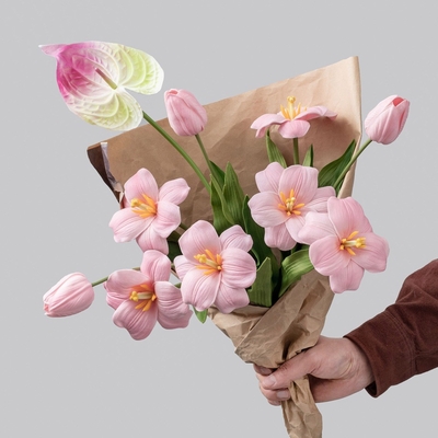 Un buen precio. El sueño milenario de las flores artificiales, el 