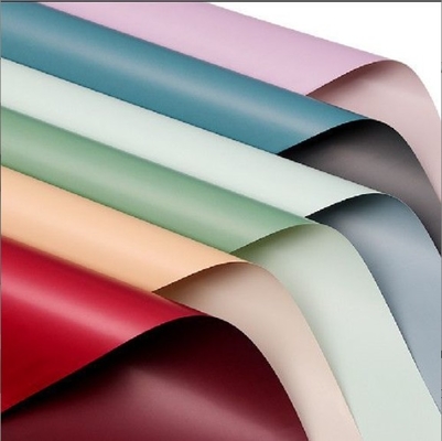 Un buen precio. Papel Ouya de dos colores para envolver flores, papel de flores de doble pan, cesta de flores, material para ramos, floristería de rosas, arte floral en línea