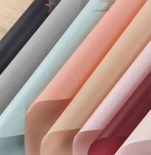 Un buen precio. Papel de embalaje de flores impermeable con membrana de gelatina y latido cardíaco en línea