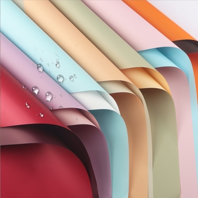 comprar Fabrica de papel Ouya bicolor espesado impermeable a las fronteras, papel de envoltura de flores, papel regalo, papel de envoltura de arte floral online manufacture