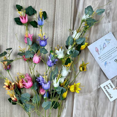 comprar Flares de palacio simulados, lirios, flores de seda artificiales falsas, productos florales de boda de alta gama, adornos para el salón online manufacture