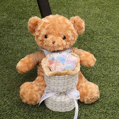 comprar Un ramo de muñecos de osito de peluche, un regalo de cumpleaños para la graduación en el Festival Qixi, una chica le da a su mejor amigo y novia un abrazo de oso de peluche y un ramo de jabón online manufacture