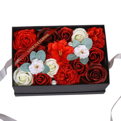 comprar Nuevo diseño inmortal jabón de seda artificial rosa caja de regalo mini ramo de flores para la pared decoración del hogar modelo de regalo de Navidad de San Valentín Fabricación en línea