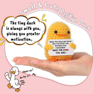 comprar Juguete de peluche de pato de ganchillo hecho a mano, regalo de cumpleaños inspirador para mujeres, graduados universitarios, algodón PP positivo Fabricación en línea
