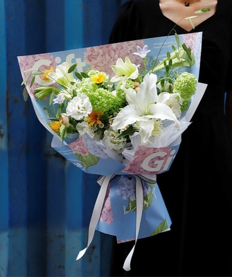 Buen precio Papel de regalo de floristería impreso de 70 g/m² resistente al agua para ramo en línea