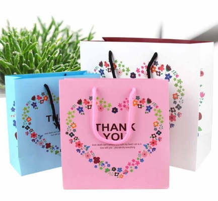 Un buen precio. Hojas de papel fluorescente 70GSM en varios colores 500 hojas por paquete en línea