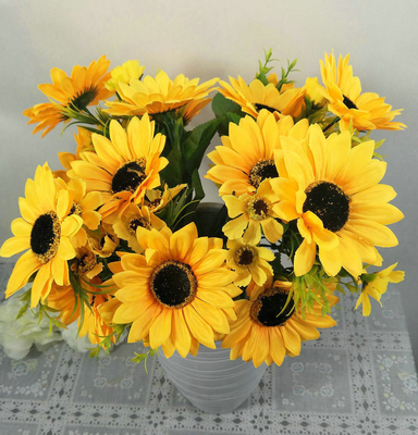 Un buen precio. Girasol de plástico decorativo Girasol de decoración artificial en línea