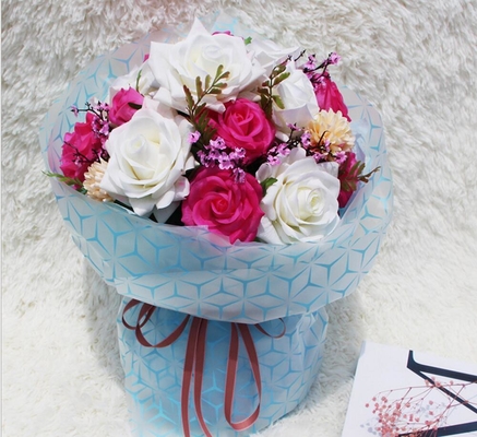 Un buen precio. hojas de papel de embalaje del cumpleaños del papel de 60gsm Kraft los 52cm*72cm para el envoltorio para regalos en línea