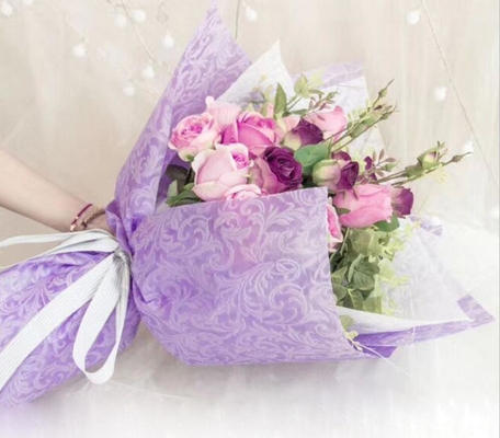Un buen precio. Flor artificial decorativa de plástico resistente al agua y fácil de mantener en línea