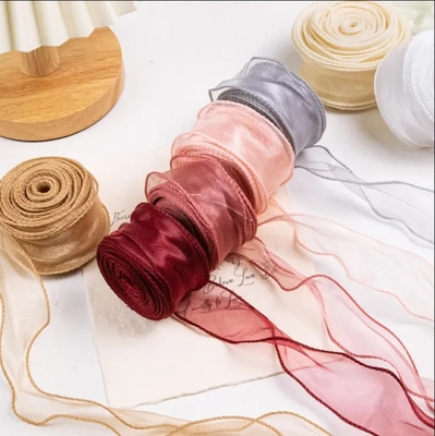 Un buen precio. Colorido Organza cinta rollo regalo de decoración Warp Glitter cinta de seda de alambre para regalos de flores embalaje accesorios de bricolaje en línea