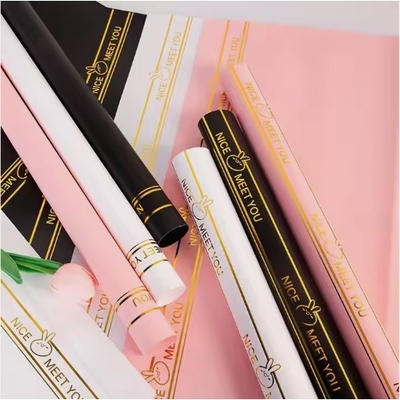 Buen precio Estampado en caliente Patrón impermeable Papel de envoltura de flores Papel de envoltura de ramos florales Suministros para floristas en línea
