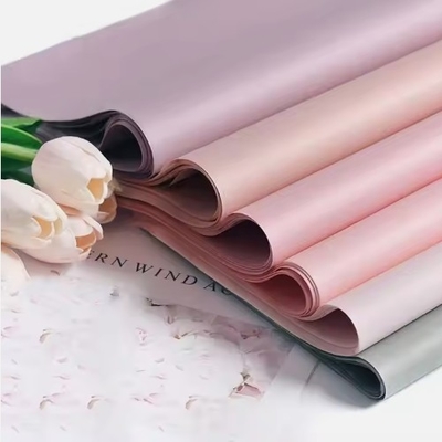 Buen precio Papel de embalaje de flores correo resistente al agua Papel de embalaje de tejidos para embalaje de Navidad en línea