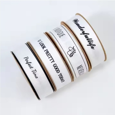 Un buen precio. Largura personalizada Tinta de poliéster ecológica impresa cinta de satén de gran tamaño para decoraciones y regalos de lujo en línea