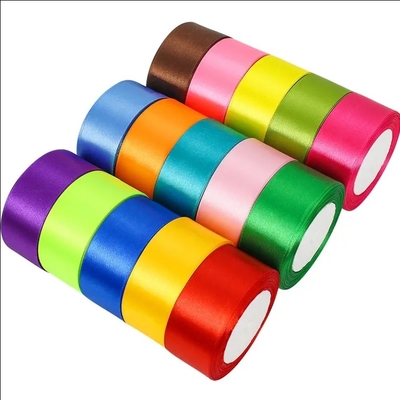 Un buen precio. Rollo de cinta de satén de lija de seda pura en color personalizado para decoración de regalos en línea