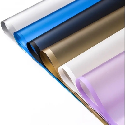 Un buen precio. Papel de envoltura de ramos de flores en color personalizado estilo coreano impermeable en línea