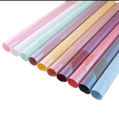 Buen precio Rollo de papel de envoltura de flores de color personalizado para la promoción de flores frescas en línea