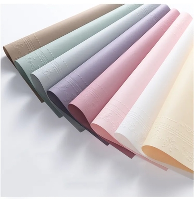 Buen precio Papel de envoltura de flores de rosa impreso en 3D colorido para flores frescas en línea