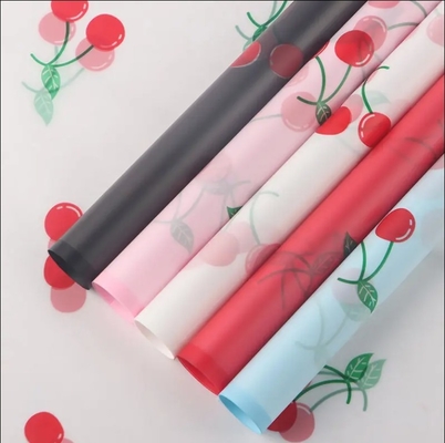 Un buen precio. Papel de envoltura de flores impermeable para materiales de embalaje de ramos impermeables en línea