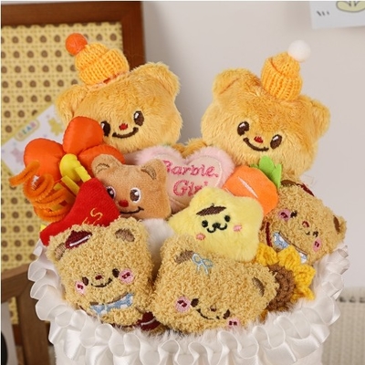 Buen precio Buquete de peluche de peluche de juguete de dibujos animados Buquete de regalo de muñeca para novia en línea
