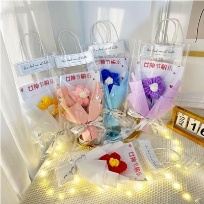 Buen precio Envase transparente y ligero acabado bolsa de peluche flores ramo variedad muñecas en gran ramo ramo regalo para el día de la mujer en línea