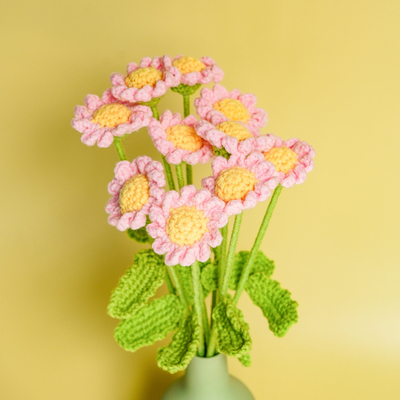 Un buen precio. Pile de punto Bouquet de flores de margarita de crochet a mano Opciones de colores múltiples en línea