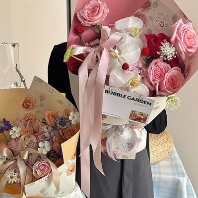 Un buen precio. Día de la Madre Noche Eterna Papel de envoltura de flores del río estrellado, envoltura de ramos de rosas engrosados, papel de flores, arte de flores, materiales hechos a mano de la floristería en línea