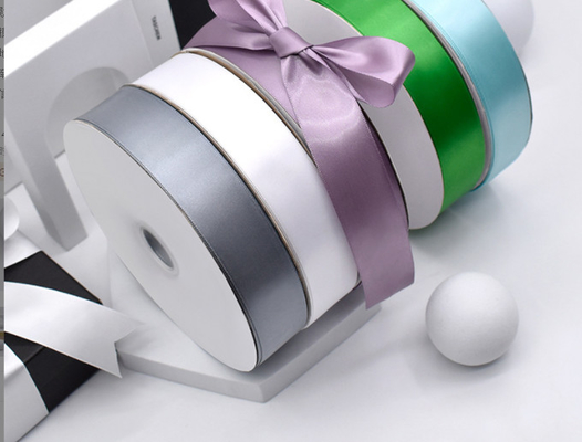 Un buen precio. Cintas de poliéster de un solo lado cifradas de 3 cm, cintas de flores con descuento, accesorios para el cabello, cintas para pasteles, embalaje y encuadernación Llevar un gran inventario en línea