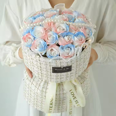 Un buen precio. Venta caliente Nueva llegada espuma artificial sabón eterno flores ramo regalo de rosa del día de San Valentín en línea