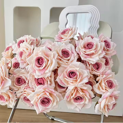 Un buen precio. Venta al por mayor de flores falsas baratas de 7 cabezas rosa de seda ramo de flores artificiales rosa para la decoración de bodas en el hogar romántico en línea