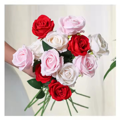 Un buen precio. Rosa de flor artificial de tallo único realista para la fiesta de bodas Piesa central para el hogar Decoración de la oficina del hotel en línea