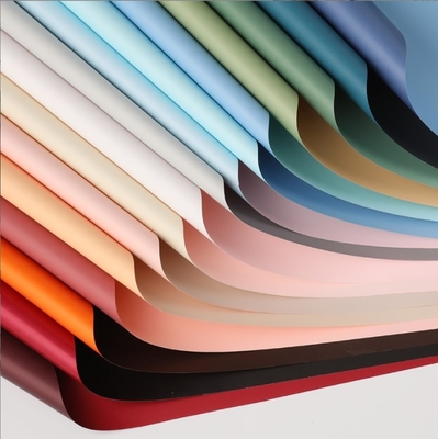 Un buen precio. Huayang papel Ouya de dos colores mayorista, ramo de flores, materiales frescos de papel para envolver flores, suministros de tiendas de flores, papel impermeable, papel para envolver arte floral en línea