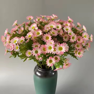Un buen precio. Flor de margarita rosa ramo de seda rosa artificial flores de San Valentín flores decoración de bodas manzanilla en línea