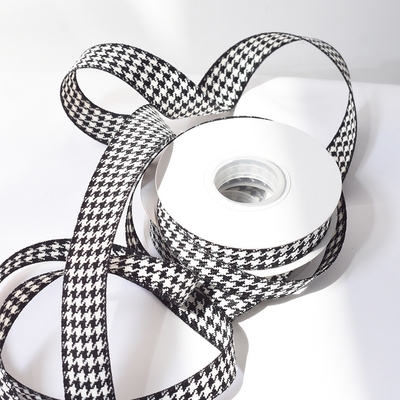 Un buen precio. Cinturón tejido de panal negro y blanco cinta cinta de decoración cinta de arco floral ramo floral corbata material de embalaje descuento en línea