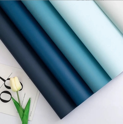 Un buen precio. Nuevo producto: papel de envoltura de flores al estilo coreano de la isla de las flores de acuarela, película perolada a prueba de agua, material de papel de envoltura de bouquet de floristería al por mayor en línea