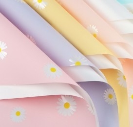 Un buen precio. Los materiales florales impermeables son tan frescos como el papel de envoltura de las flores en línea