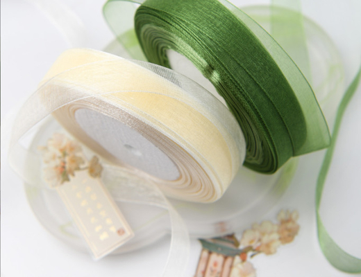 Un buen precio. Cinturón de nieve con gasa chiffon material de bricolaje cinta de satén caja de pastel verde militar decoración de la flor de jazmín paquete de embalaje cinta de seda en línea